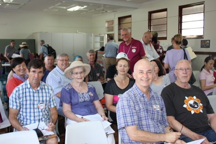 More than a hundred volunteers from the Sydney Alliance and its partners at the “Penrith speaks” affordable housing survey action on March 17. Photo: supplied
